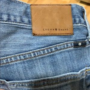 LUCKY BRAND light wash relaxed straight jeans